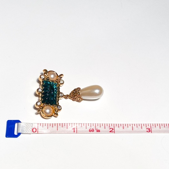 Hutton Wilkinson Pearl and Emerald Green Colored Stone Brooch / Pin - Picture 16 of 16